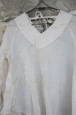 Ewa i Walla Bluse 44910 ROSMARI in creme mit Stickereien- reiner, softer Organza