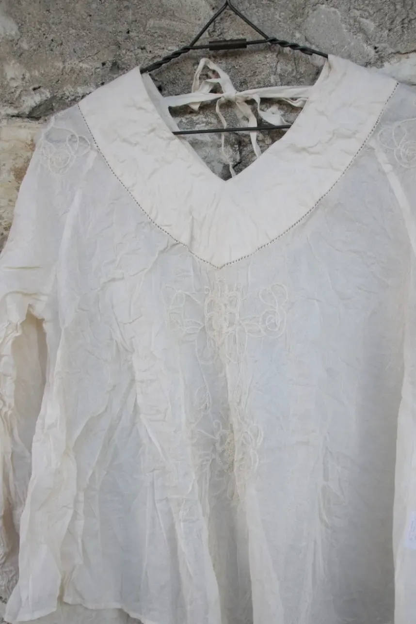 Ewa i Walla Bluse 44910 ROSMARI in creme mit Stickereien- reiner, softer Organza