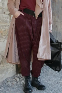 *Ewa i Walla Hose Tiefschritt 11414 MERJA in burgunder rot fein gestreift (burgundy) - softes Leinen