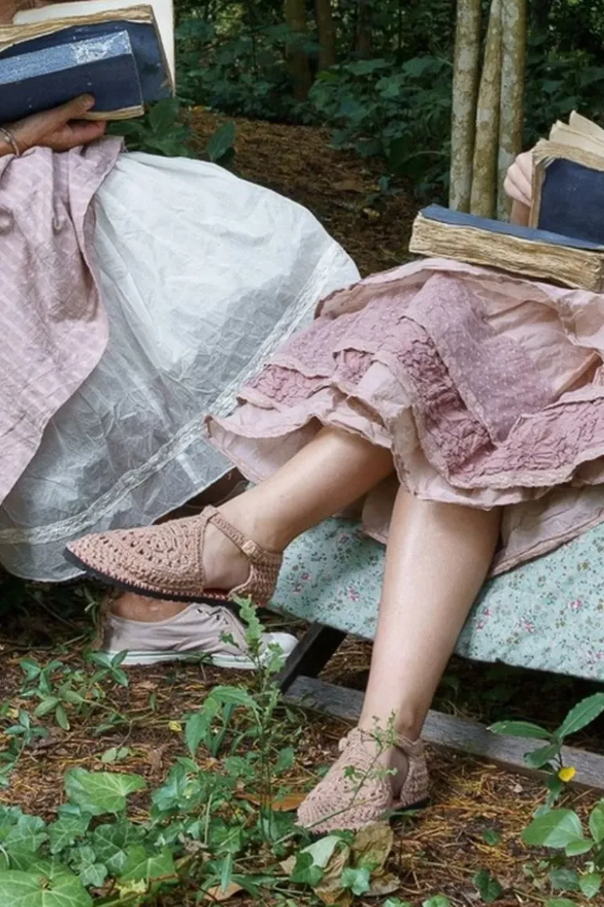 Les Ours Ballerinas/Sandalen in altrose - Häkel aus reiner Baumwolle