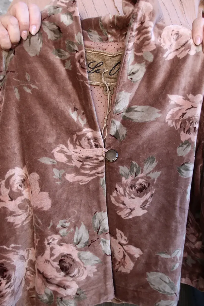 Les Ours Jacke BEGONIA im dunklen altrosa mit Flowerprint - kuscheliger Samt