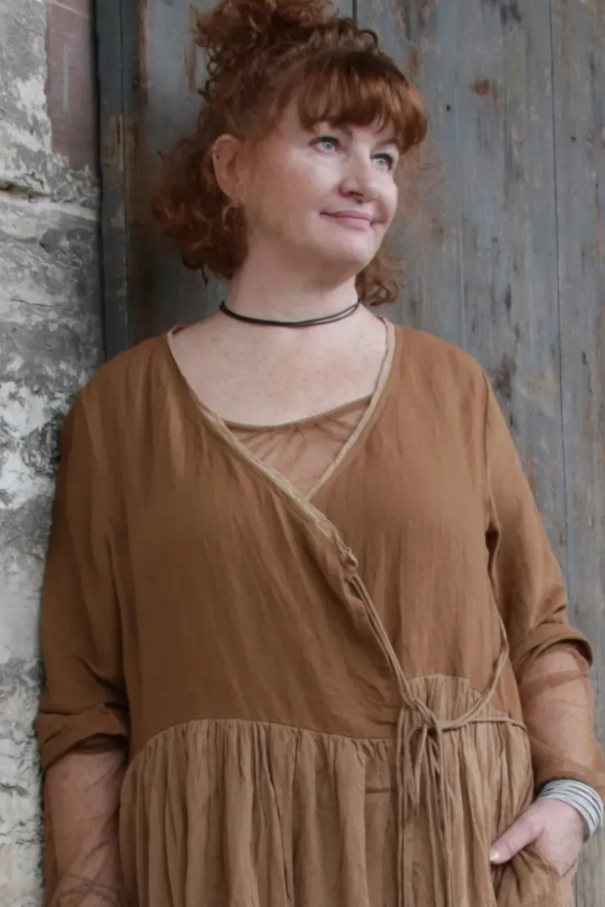 Les Ours Shirt ALYCIA in caramelbraun - Tüll aus reiner, softer Baumwolle